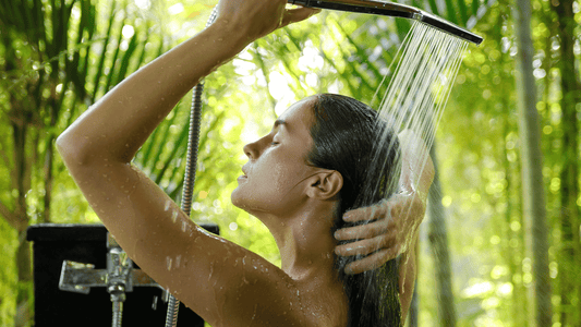 Lava más seguido, pero con estilo: tips para el cuidado capilar en verano